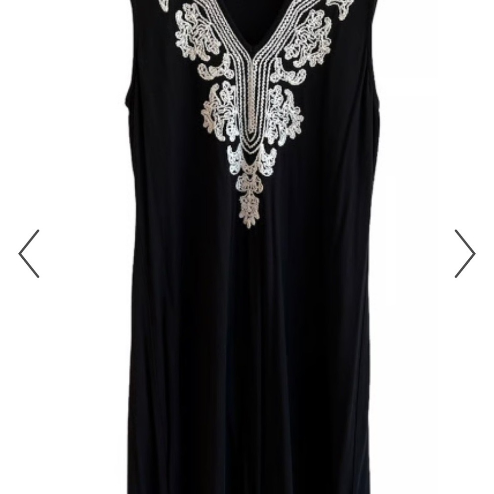 Grace Elements Black Sleeveless V-Neck Tunic with White Embroidery